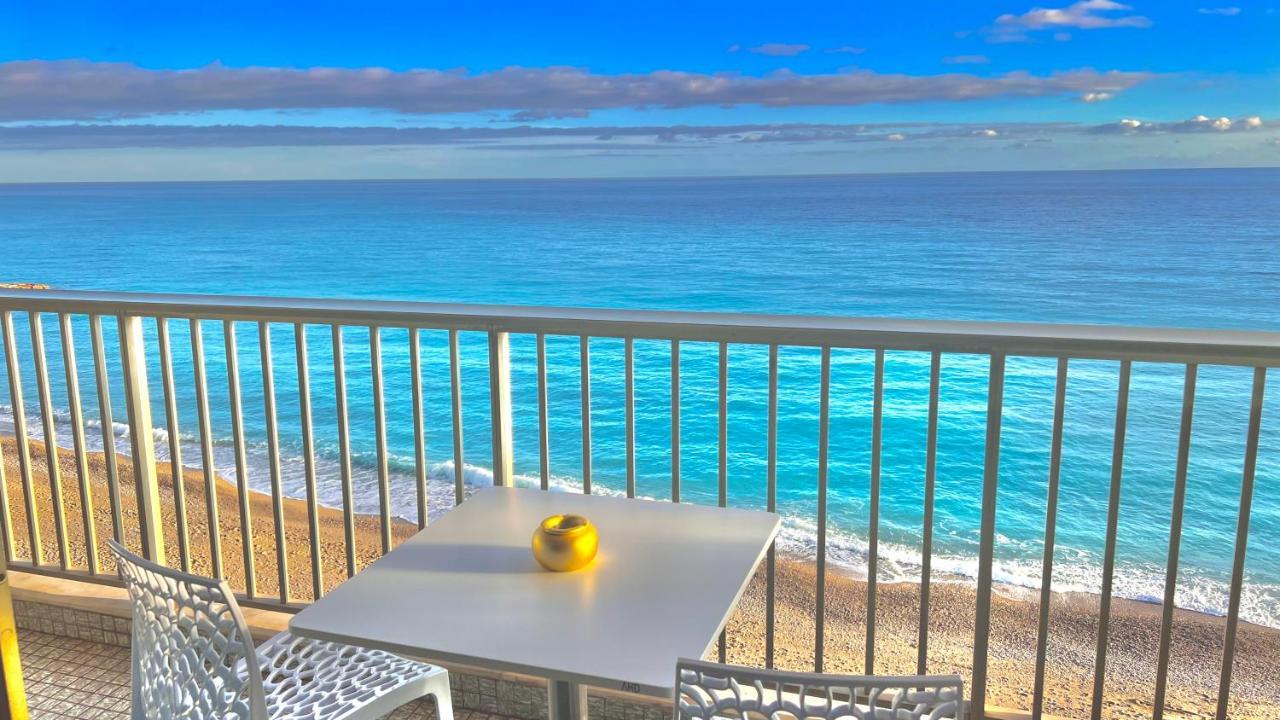 Seaviews By Jenni Menton, La Suite, Superbe Front De Mer, Top Emplacement Avec Terrasse Et Parking! Zewnętrze zdjęcie