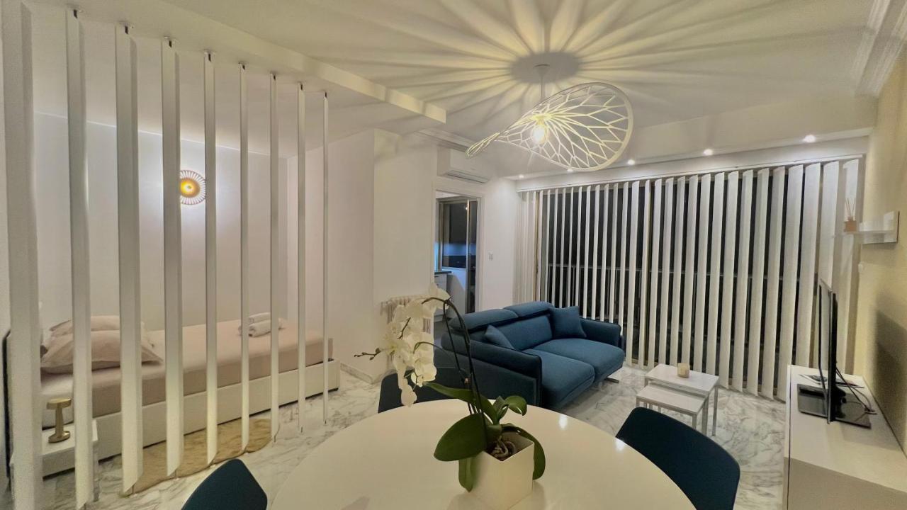 Seaviews By Jenni Menton, La Suite, Superbe Front De Mer, Top Emplacement Avec Terrasse Et Parking! Zewnętrze zdjęcie