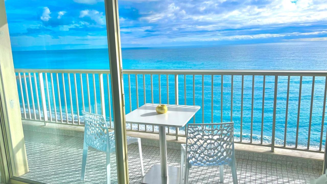 Seaviews By Jenni Menton, La Suite, Superbe Front De Mer, Top Emplacement Avec Terrasse Et Parking! Zewnętrze zdjęcie