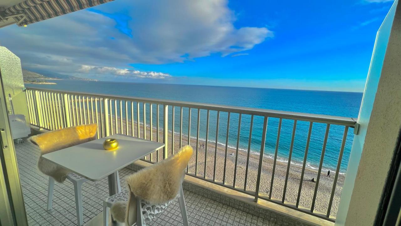 Seaviews By Jenni Menton, La Suite, Superbe Front De Mer, Top Emplacement Avec Terrasse Et Parking! Zewnętrze zdjęcie