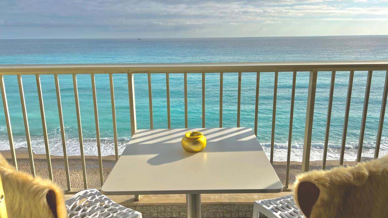 Seaviews By Jenni Menton, La Suite, Superbe Front De Mer, Top Emplacement Avec Terrasse Et Parking! Zewnętrze zdjęcie